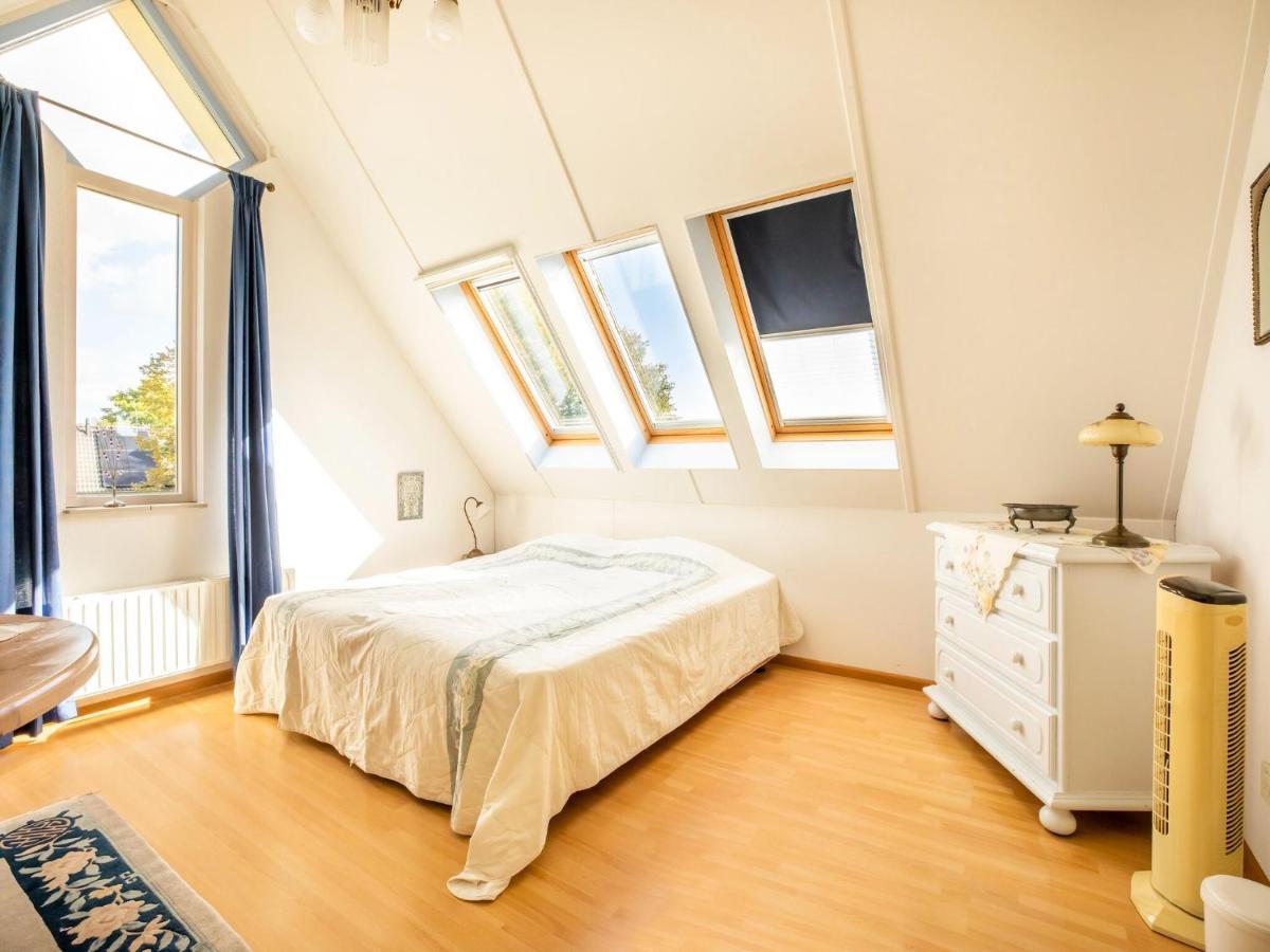 Comfy Holiday Home In Hoorn With French Balcony Екстериор снимка