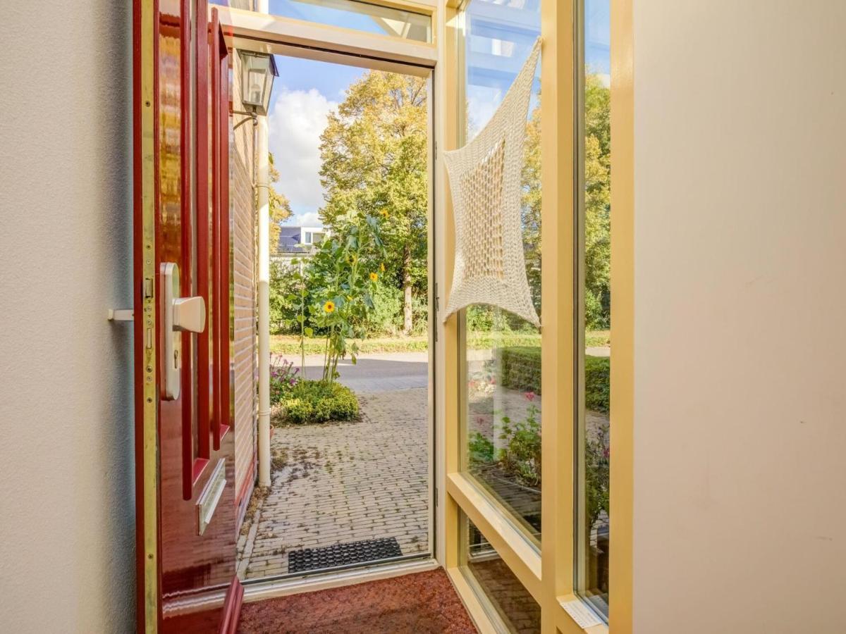 Comfy Holiday Home In Hoorn With French Balcony Екстериор снимка
