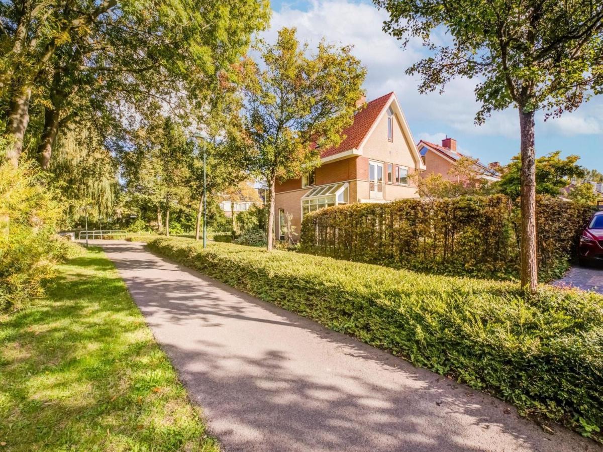 Comfy Holiday Home In Hoorn With French Balcony Екстериор снимка